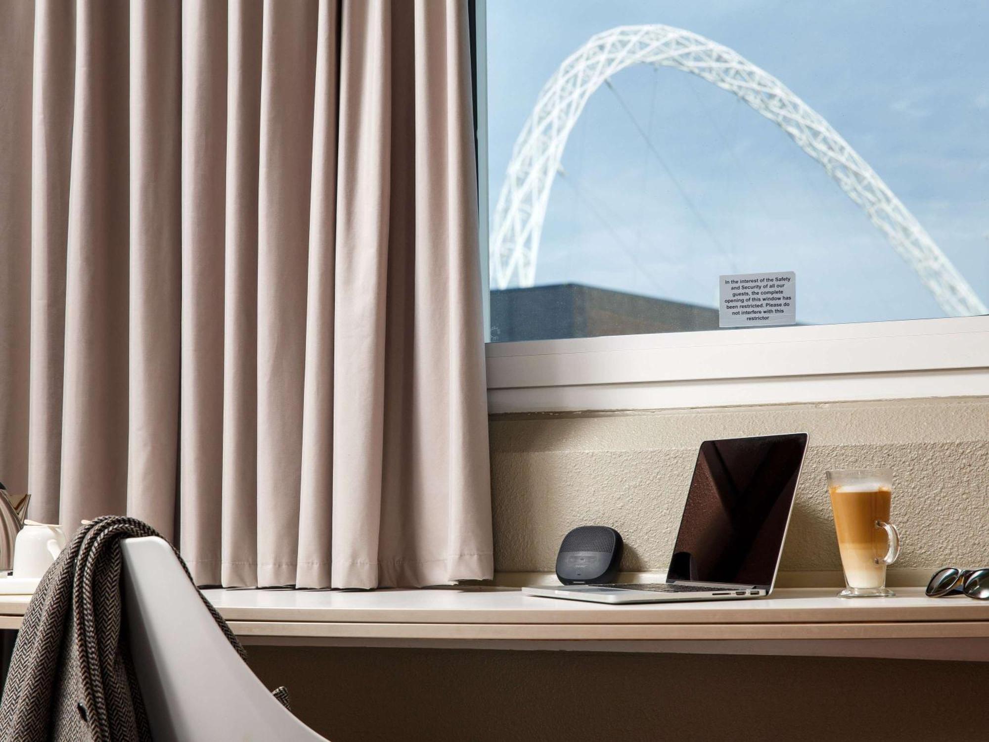 Готель Ibis London Wembley Екстер'єр фото