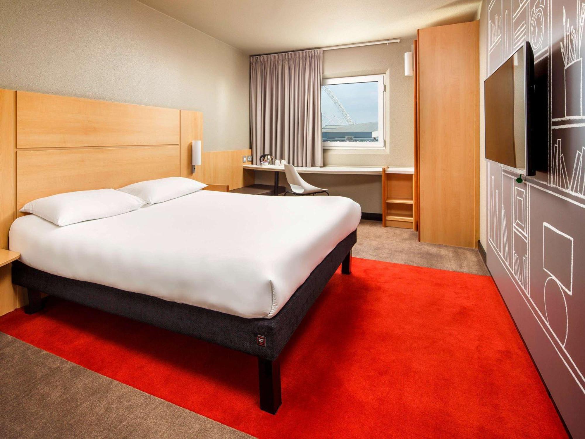 Готель Ibis London Wembley Екстер'єр фото